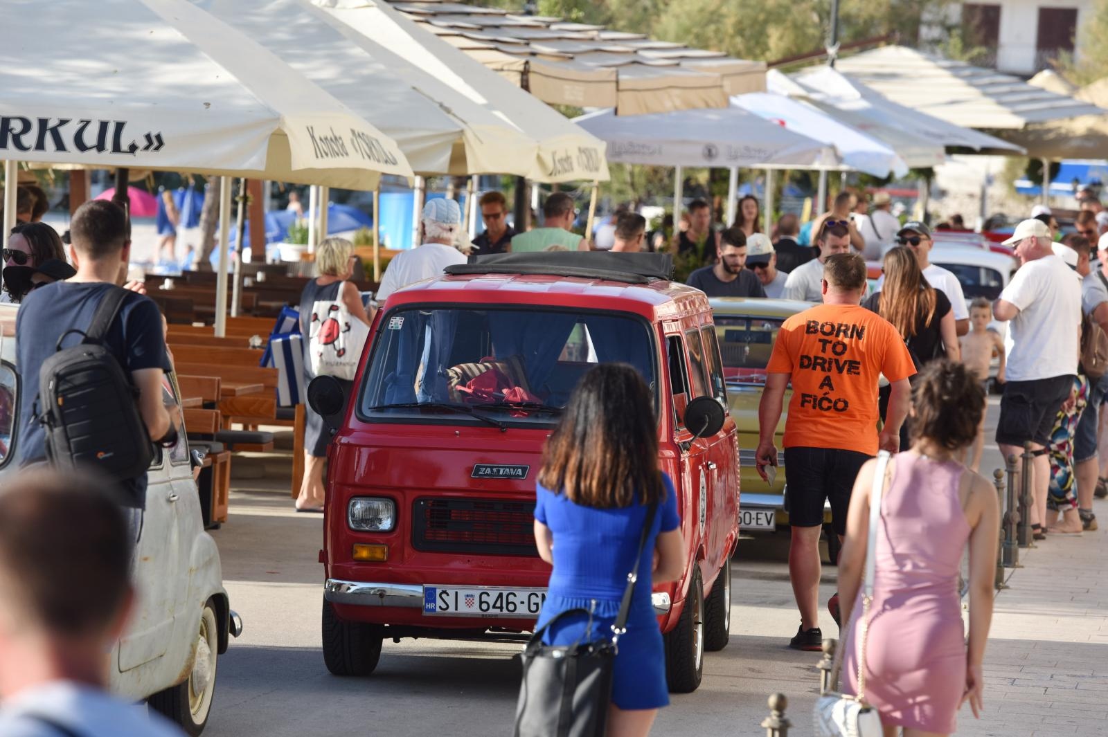 Primošten: Defile sudionika 2. Međunarodnog Fićo skupa Šibenik 2018. Primošten: Defile sudionika 2. Međunarodnog Fićo skupa Šibenik 2018.
