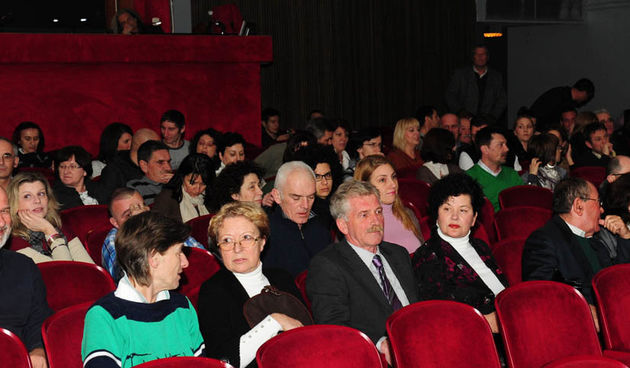 Zadar, 14.02.2013. snimio: Nenad Marčev 
Kantautor i šansonjer 
IBRICA JUSIĆ 
Koncert povodom Valentinova 
Dvorana HNK Zadar
