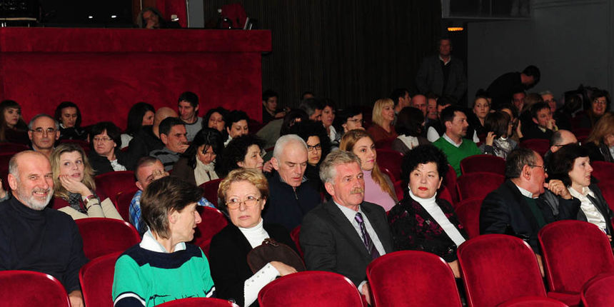 Zadar, 14.02.2013. snimio: Nenad Marčev
Kantautor i šansonjer
IBRICA JUSIĆ
Koncert povodom Valentinova
Dvorana HNK Zadar Zadar, 14.02.2013. snimio: Nenad Marčev
Kantautor i šansonjer
IBRICA JUSIĆ
Koncert povodom Valentinova
Dvorana HNK Zadar