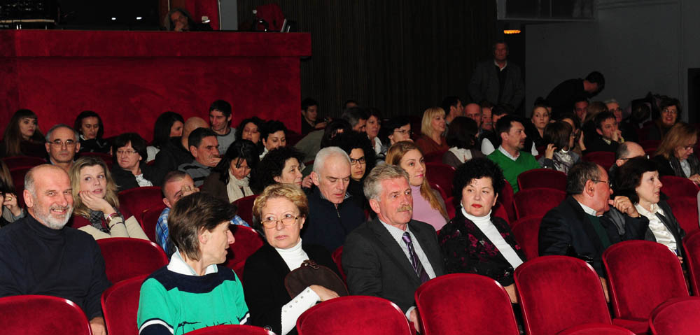 Zadar, 14.02.2013. snimio: Nenad Marčev
Kantautor i šansonjer
IBRICA JUSIĆ
Koncert povodom Valentinova
Dvorana HNK Zadar Zadar, 14.02.2013. snimio: Nenad Marčev
Kantautor i šansonjer
IBRICA JUSIĆ
Koncert povodom Valentinova
Dvorana HNK Zadar