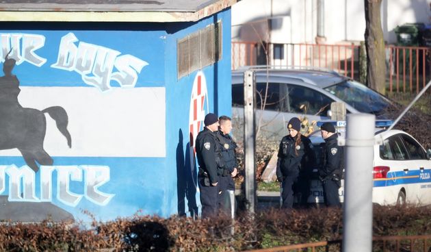 Na teren izašli specijalci, muškarac u Branimirovoj prijeti samoubojstvom