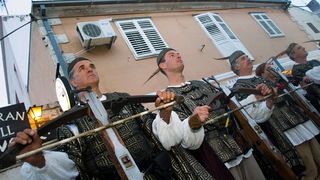 Biograd: Mazoretkinje, gradska glazba i srednjovjekovni biogradski kostimi