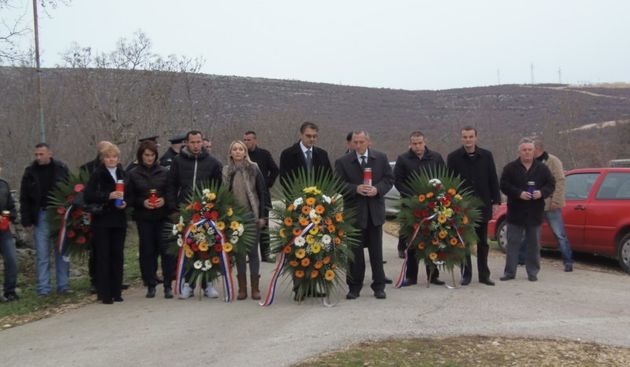 Polaganje vijenaca u Bruškoj