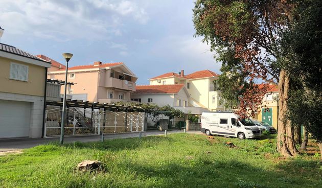 Ekocid u uvali Maestral