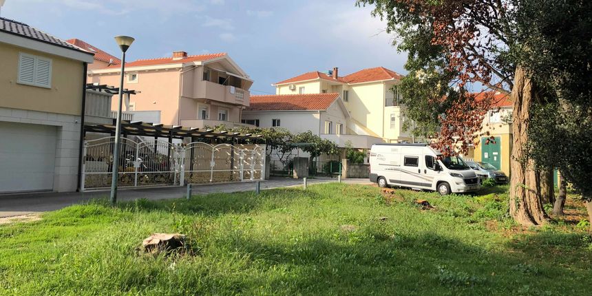 Ekocid u uvali Maestral