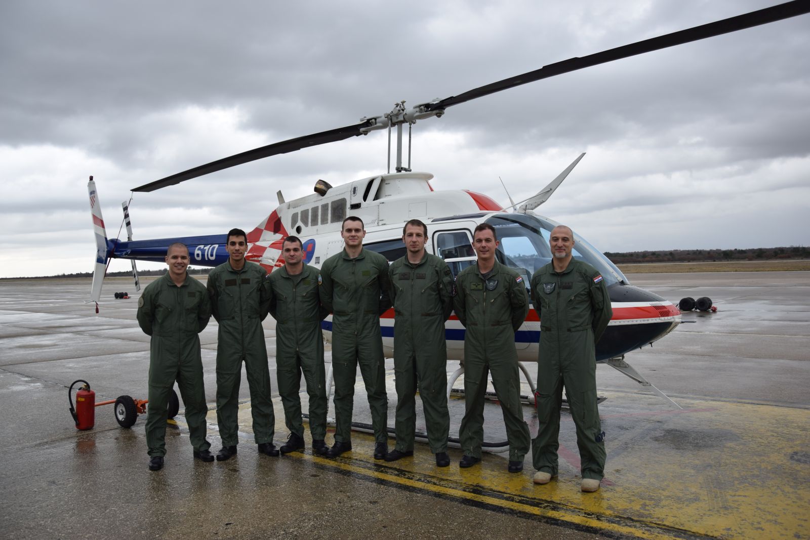 U Zemuniku izvedeni prvi samostalni letovi učenika na helikopterima “Bell-206B” U Zemuniku izvedeni prvi samostalni letovi učenika na helikopterima “Bell-206B”