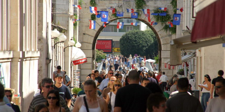 Đir po gradu, ulica, ljudi, gužva