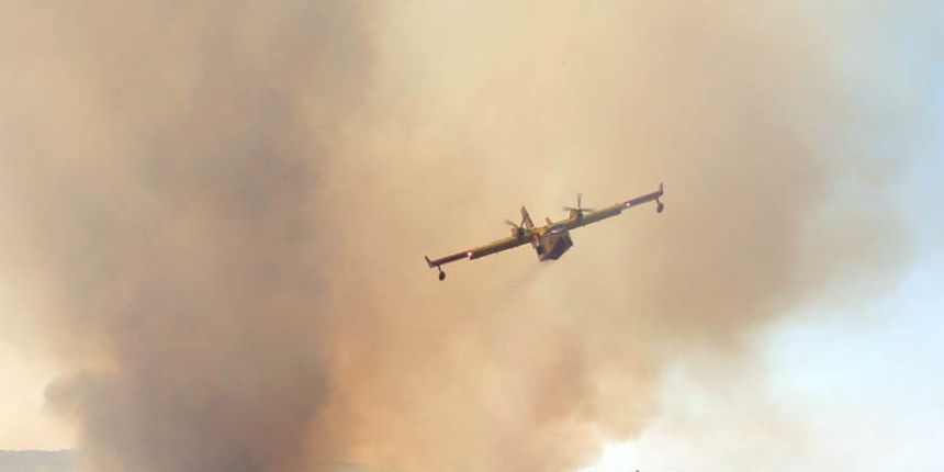 požar – kanader (foto: Marin Gospić) požar – kanader (foto: Marin Gospić)
