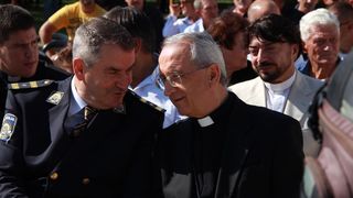 U prigodi Dana hrvatske policije i njihovog zaštitnika Sv.Mihovila danas je u PU Zadarskoj održana prigodna svečanost.U nastavku svečanosti, pokaznu vježbu samoobrane izveli su pripadnici interventne jedinice PU Zadarske te su podijeljena priznanja nagrađ U prigodi Dana hrvatske policije i njihovog zaštitnika Sv.Mihovila danas je u PU Zadarskoj održana prigodna svečanost.U nastavku svečanosti, pokaznu vježbu samoobrane izveli su pripadnici interventne jedinice PU Zadarske te su podijeljena priznanja nagrađ