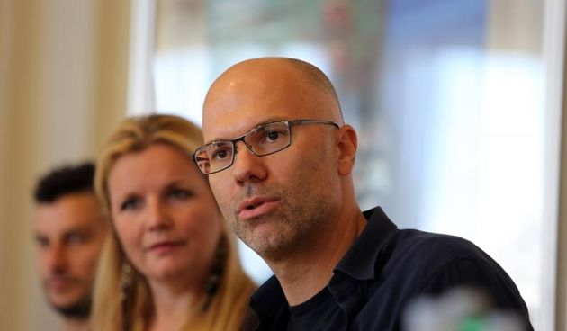 Konferencija za medije uoci pocetka nove sezone u HNK Ivana pl. Zajca. Nazocili su Leo Mujic, Balazs Baranyai, Leonora Surian, Marin Blazevic, Vojko Obersnel, Sandra Cvetko i putem skypea glumica Mira Furlan. Marin Blazevic