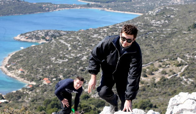 Zadar, 100312.
Sedmu godinu zaredom na otoku Pasmanu odrzala se manifestacija Skraping, utrka spretnosti i orijentacije. Skraping se sastoji od dvije utrke: Light od 18 km i Ultra od 40 km. Sudjelovjealo je 800-tinjak natjecatelja.
Na slici: detalj s doga