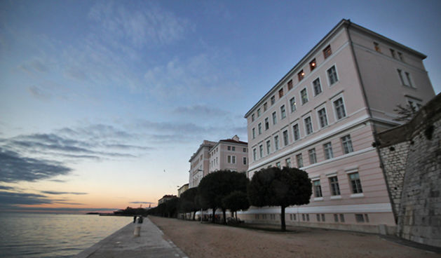 Večernji đir po rivi 13. studenog 2012., Sveučilište (foto:Saša Čuka)