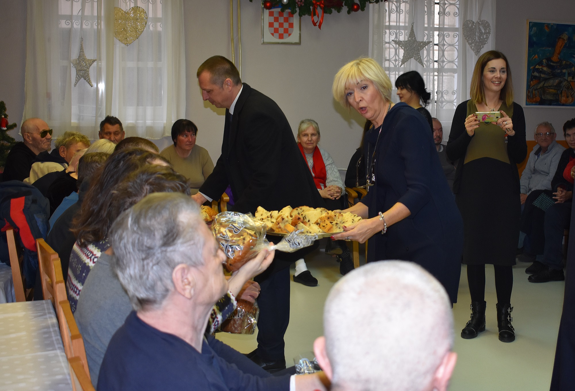 Župan posjetio štićenike Doma za odrasle osobe Sv. Frane Župan posjetio štićenike Doma za odrasle osobe Sv. Frane
