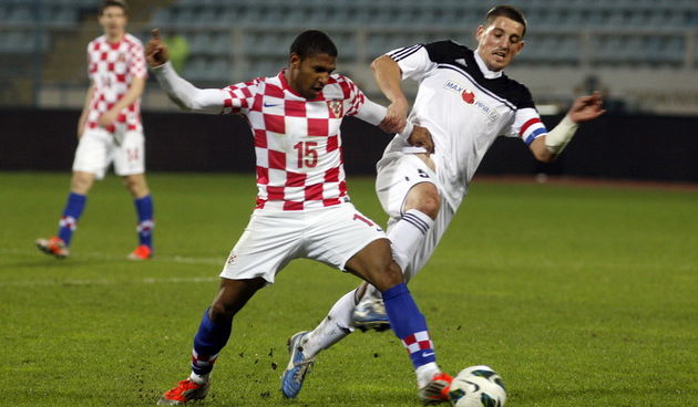Rijeka, 141112.
Stadion Kantrida.
Prijateljska utakmica Hrvatske reprezentacije i selekcije Prve HNL.
Na fotografiji: Sammir i Arijan Ademi.
FotoTea Cimas / CROPIX