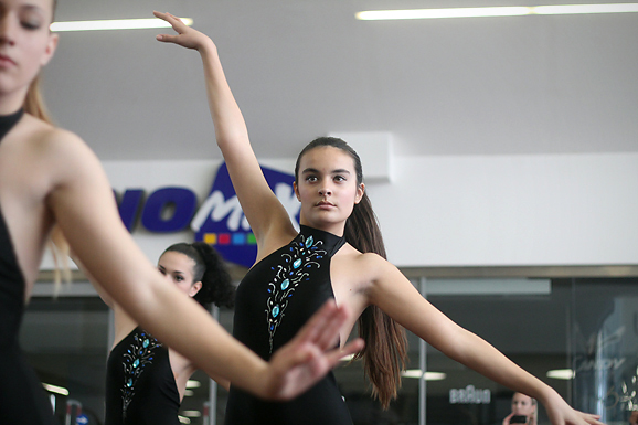 Plesna rapsodija Baletne udruge Pirueta (foto:Saša Čuka) Plesna rapsodija Baletne udruge Pirueta (foto:Saša Čuka)