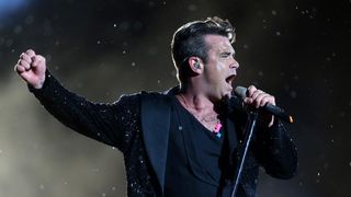 13.08.2013., Zagreb – Britanski pjevac Robbie Williams odrzao je koncert na maksimirskom stadionu u sklopu turneje Take the crown. Photo: Petar Glebov/Pixsell 13.08.2013., Zagreb – Britanski pjevac Robbie Williams odrzao je koncert na maksimirskom stadionu u sklopu turneje Take the crown. Photo: Petar Glebov/Pixsell