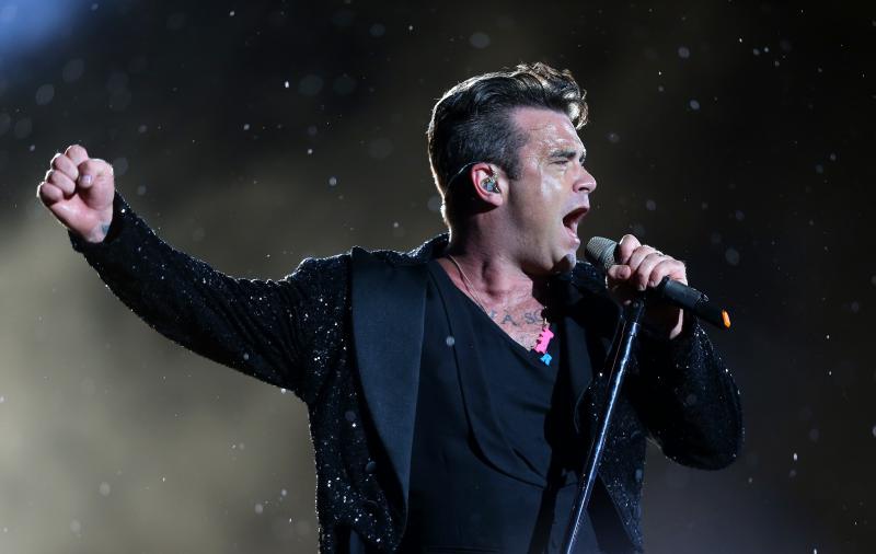 13.08.2013., Zagreb – Britanski pjevac Robbie Williams odrzao je koncert na maksimirskom stadionu u sklopu turneje Take the crown. Photo: Petar Glebov/Pixsell 13.08.2013., Zagreb – Britanski pjevac Robbie Williams odrzao je koncert na maksimirskom stadionu u sklopu turneje Take the crown. Photo: Petar Glebov/Pixsell
