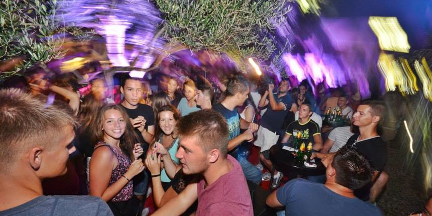 Nightwalk Fashion @Vagabundo bar Vir ; foto Iva Perinčić