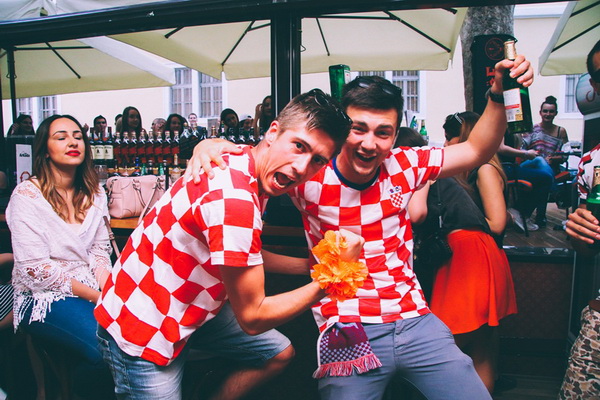 Euro 2016: Utakmica između Hrvatske i Češke gledala se u brojnim zadarskim lokalima i kafićima.