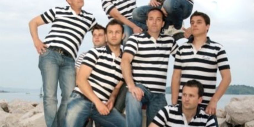 Klapa Godimenti 3. srpnja u Yachting baru, foto: outlifezadar Klapa Godimenti 3. srpnja u Yachting baru, foto: outlifezadar