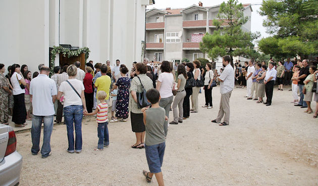 Kraljica mira – Stanovi – Misa