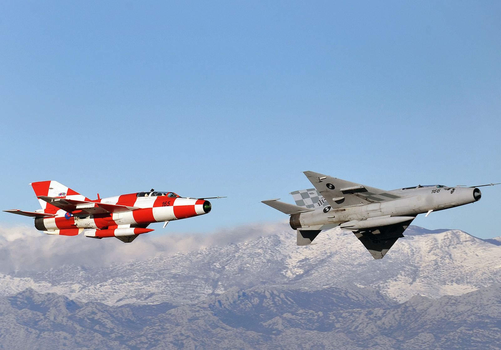 Vježbe pilota borbenih MIG-ova Vježbe pilota borbenih MIG-ova