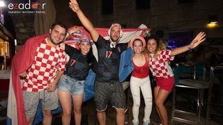 Čudesna noć: Velika fešta ulicama Zadra nakon plasmana Vatrenih u finale SP Čudesna noć: Velika fešta ulicama Zadra nakon plasmana Vatrenih u finale SP