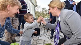 Predsjednica Grabar Kitarović u posjeti Olibu. Foto: Dino Stanin/PIXSELL