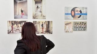 U lozi Narodnog muzeja otvorena je izlozba plakata, fotografija i kostima Zadarskog plesnog ansambla, najstarijeg ansambla suvremenog plesa u Dalmaciji. Izlozba je vezana uz proslavu Dana obrane grada Zadra i 25. godisnjice od osnutka Zadarskog plesnog an