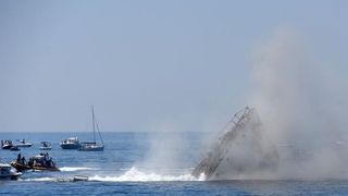 Premantura: Admiralski brod Vis potopljen kako bi postao ronilačka atrakcija. Photo: Duško Marušić/PIXSELL