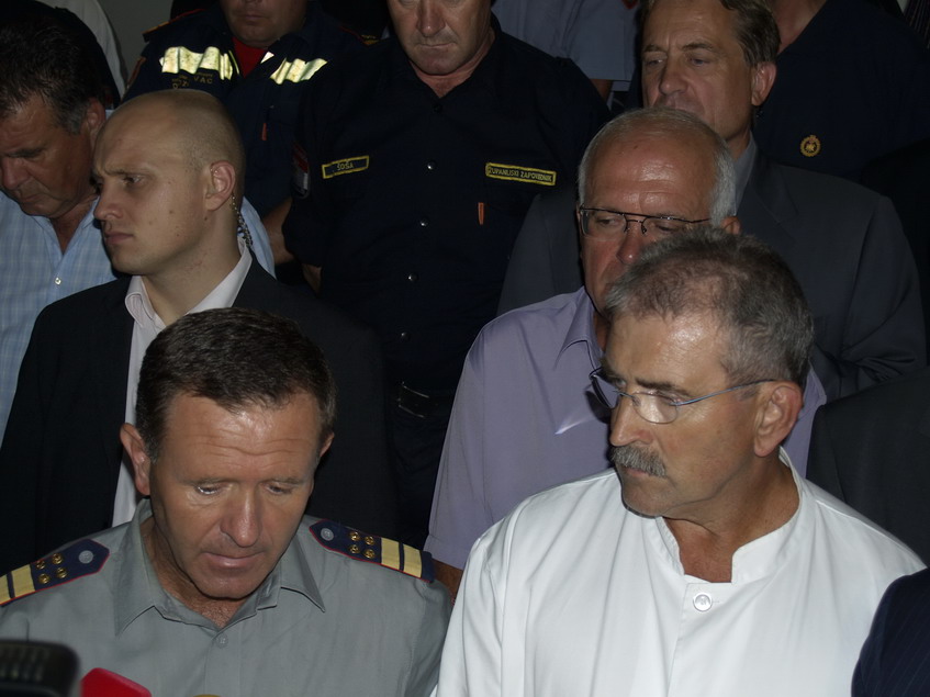 Sanader u posjeti ozljedjenim vatrogascima