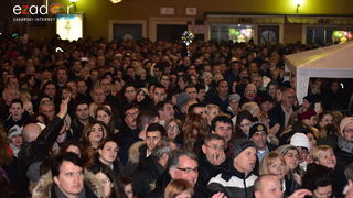 Tisuće Zadrana uživalo na krcatom Narodnom trgu i Tgu Petra Zoranića uz Tomislava Bralića i klapu Intrade Tisuće Zadrana uživalo na krcatom Narodnom trgu i Tgu Petra Zoranića uz Tomislava Bralića i klapu Intrade