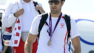 Zagreb, 130812.
Zracna luka Pleso.
Povratak Hrvatskih sportasa u Zagreb sa Olimpijskih igara u Londonu.
Na slici: Na povratku iz Londona sa Olimpijskih Igara, vecina hrvatskih sportasa se vraca avionskim letom Croatie Airlinesa za Zagreb.
Igor Vori sa br Zagreb, 130812.
Zracna luka Pleso.
Povratak Hrvatskih sportasa u Zagreb sa Olimpijskih igara u Londonu.
Na slici: Na povratku iz Londona sa Olimpijskih Igara, vecina hrvatskih sportasa se vraca avionskim letom Croatie Airlinesa za Zagreb.
Igor Vori sa br