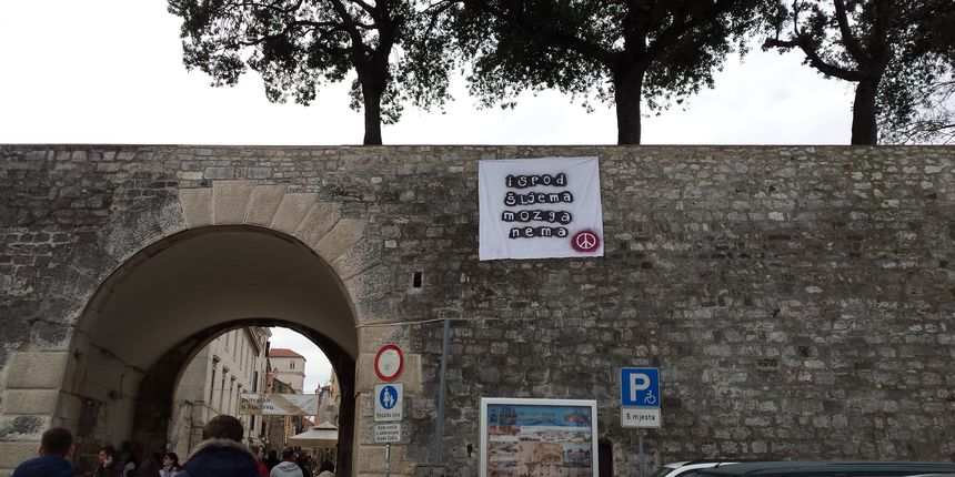 Prosvjed u Zadru protiv uvođenja obaveznog vojnog roka Prosvjed u Zadru protiv uvođenja obaveznog vojnog roka
