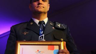 Zrakoplovnoj bazi Zemunik uručeno priznanje “Čovjek-ključ uspjeha u turizmu” Zrakoplovnoj bazi Zemunik uručeno priznanje “Čovjek-ključ uspjeha u turizmu”