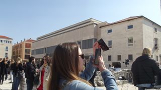 Promatranje pomrčine Sunca na Forumu Promatranje pomrčine Sunca na Forumu