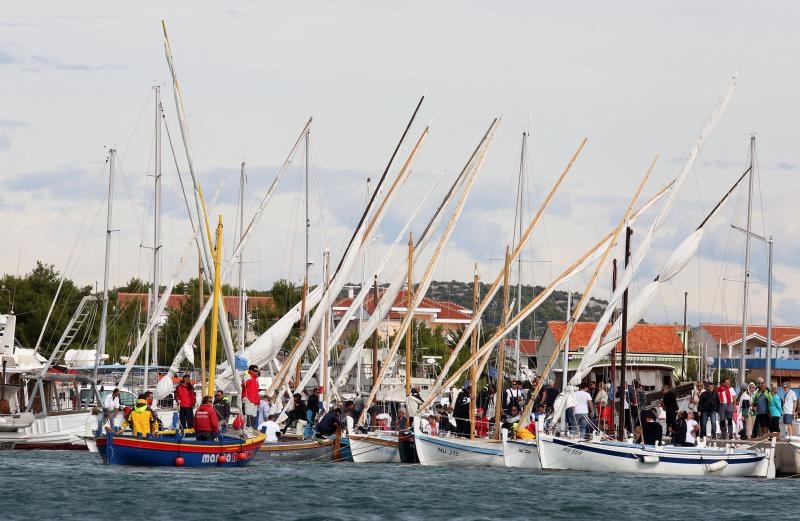 Murter: Po jakoj buri održana je tredicionalna 18. regata Latinsko idro – Murter 2015. Photo: Duško Jaramaz/PIXSELL Murter: Po jakoj buri održana je tredicionalna 18. regata Latinsko idro – Murter 2015. Photo: Duško Jaramaz/PIXSELL