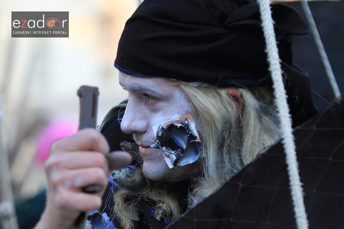 Maškarana povorka Velike Bake u Murteru