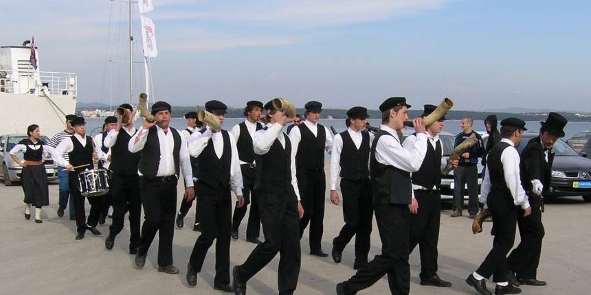 OLYMPUS DIGITAL CAMERA OLYMPUS DIGITAL CAMERA