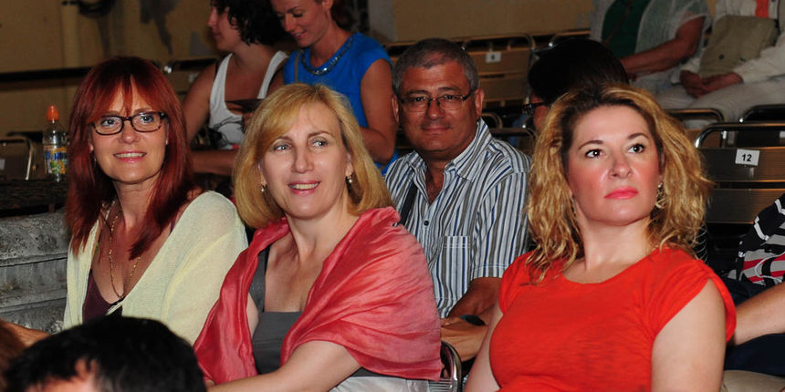 Zadar, 15.07.2013. snimio: Nenad Marčev 
TEATAR RUGANTINO, Zagreb 
Jordan Cvetanović: TERAPIJA 
redateljica: Maja Šimić 
igraju: Gordana Gadžić, 
Siniša Popović, Luka Dragić 
Dvorište Providurove palače