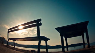 Vis 210812.
Otok Vis jedan je od najudaljenijih hrvatskih otoka koji broji nesto manje od 3 i pol tisuce stanovnika.No u vrijeme turisticke sezone otok postaje omiljena destinacija turistima od kojih je tradicionalno u kolovozu najvise Talijana.Vis ima bo