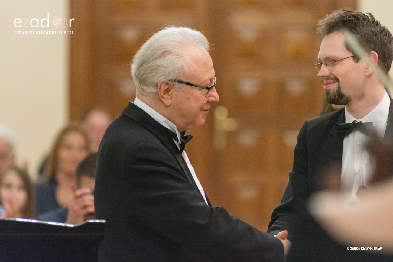 “Glazbena fantazija” Zadarskog komornog orkestra u Svečanoj dvorani Sveučilišta u Zadru. Solist Berislav Šipuš na klaviru, pod ravnanjem maestra Pavla Dešpalja “Glazbena fantazija” Zadarskog komornog orkestra u Svečanoj dvorani Sveučilišta u Zadru. Solist Berislav Šipuš na klaviru, pod ravnanjem maestra Pavla Dešpalja