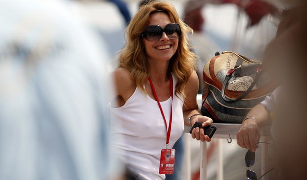 Biograd , 140510.
Danas je u Biogradu odrzana druga Porinova regata na kojoj je za ekipe brojnih diskografskih i medijskih kuca jedrilicarske sposobnosti pokazalo i vise javnih osoba. Na slici Vlatka Pokos.
Foto: Jure Miskovic / CROPIX