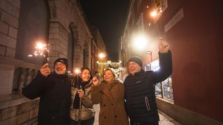 Građani na ulicama Zadra poštujući mjere dočekali 2021. godinu