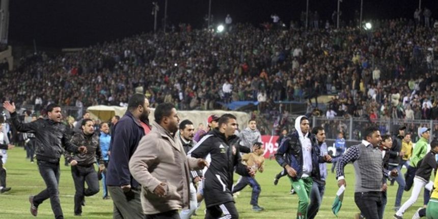 Tragedija nakon utakmice u Port Saidu, Foto: Reuters Tragedija nakon utakmice u Port Saidu, Foto: Reuters