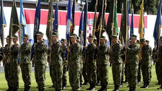 Svečano postrojavanje na stadionu u Kranjčevićevoj u povodu Dana Oružanih snaga Republike Hrvatske. Foto. PIXSELL Svečano postrojavanje na stadionu u Kranjčevićevoj u povodu Dana Oružanih snaga Republike Hrvatske. Foto. PIXSELL