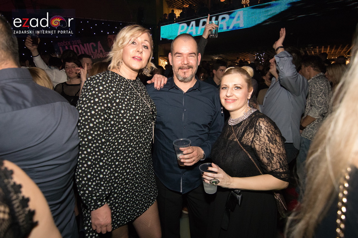 Ludnica u Saturnusu: Najbolji doček u svemiru i šire Ludnica u Saturnusu: Najbolji doček u svemiru i šire