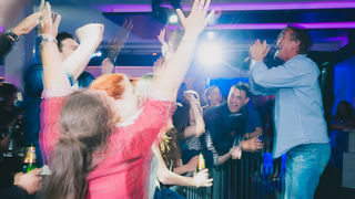 Zadarska večer s Ivicom Sikirićem Ićom u Hitch baru, 8.5.2015. (Foto: Ivan Toman) Zadarska večer s Ivicom Sikirićem Ićom u Hitch baru, 8.5.2015. (Foto: Ivan Toman)