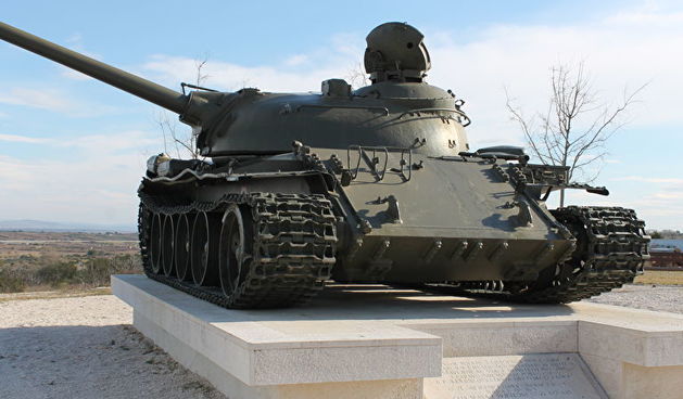 Tenk na Dračevcu dobio gusjenice