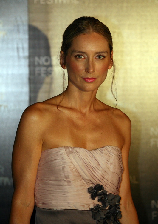 Zadar, 200811.
U Maraschino baru zapoceo je Nior festival. Festival je otvoren hrvatskom premijerom kratkometraznog filma ‘Mind Games’ redatelja Gavina Bonda. U filmu glume hrvatski top model Helena Sopar i Brian Geraghty (poznat po ulozi u Oscarom nagra Zadar, 200811.
U Maraschino baru zapoceo je Nior festival. Festival je otvoren hrvatskom premijerom kratkometraznog filma ‘Mind Games’ redatelja Gavina Bonda. U filmu glume hrvatski top model Helena Sopar i Brian Geraghty (poznat po ulozi u Oscarom nagra